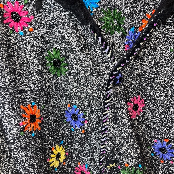 The Collection Works of Berek 2 Takako Sakon Fringed Flowers Black Sweater Sz M - Picture 6 of 10